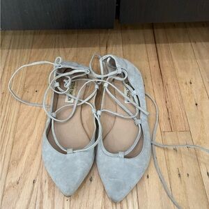 Steve Madden Light Gray Suede Pointed-Toe Lace-Up Flats
